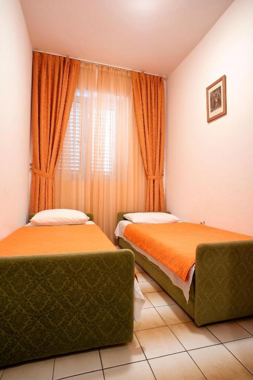 Apartments Vuksic Свети-Стефан Номер фото