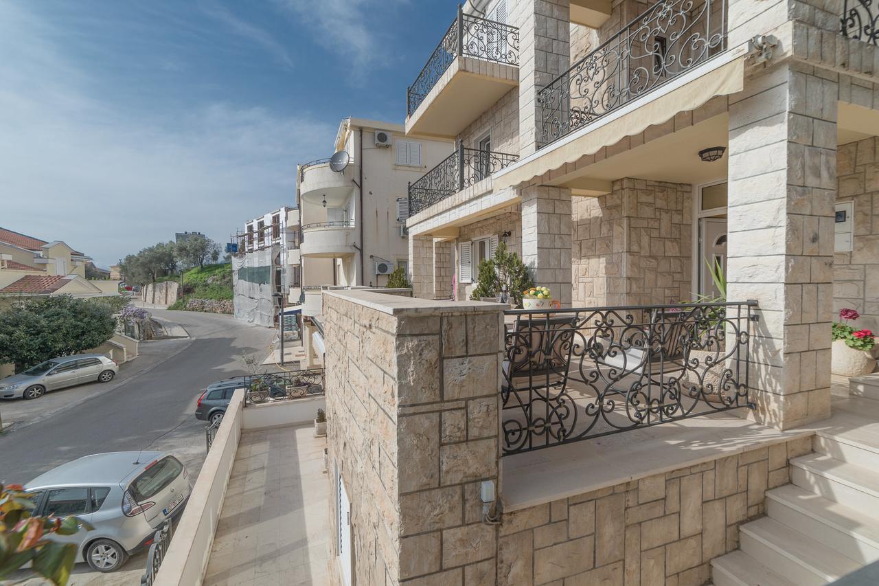 Apartments Vuksic Свети-Стефан Экстерьер фото